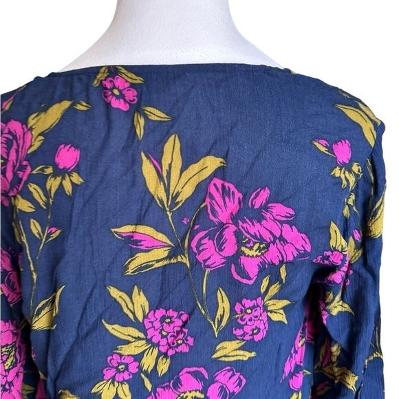 Express Navy & Pink Floral Bell Sleeve Blouse Size XS - Picture 6 of 17